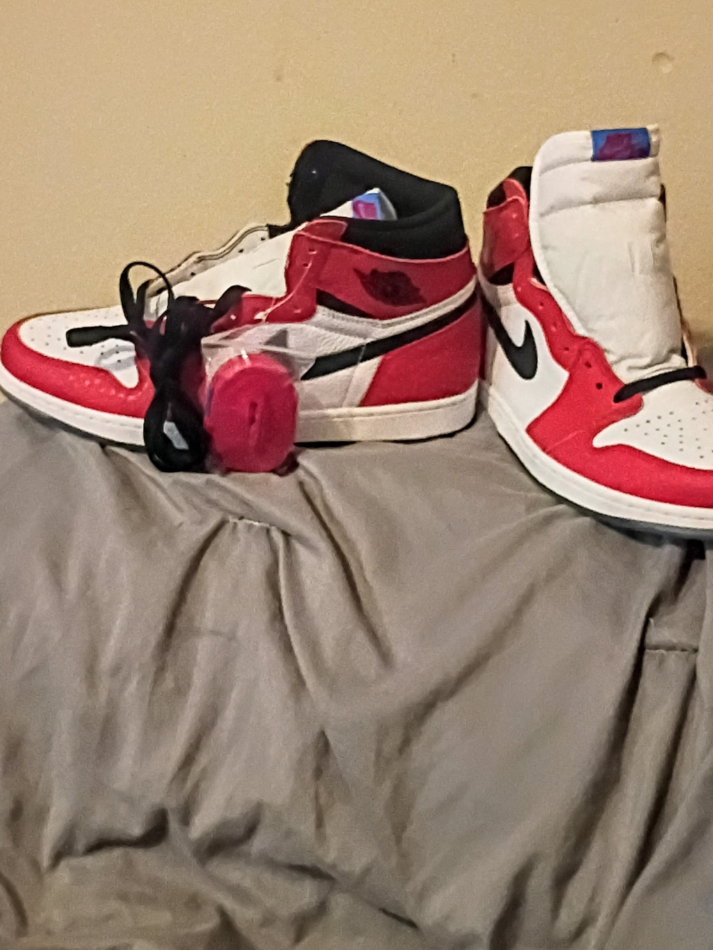 Nike Air Jordan 1 Retro High OG Red/White/Black Sneakers spider man origin story - Picture 2 of 15